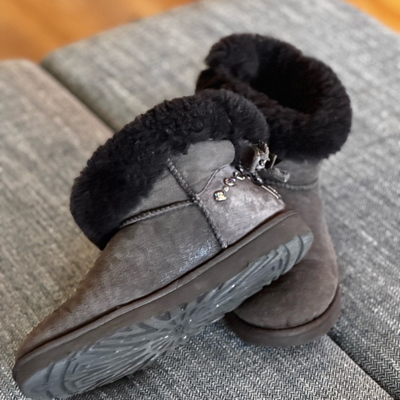 UGG Black and Gray Winter Boots - Picture 1 of 10